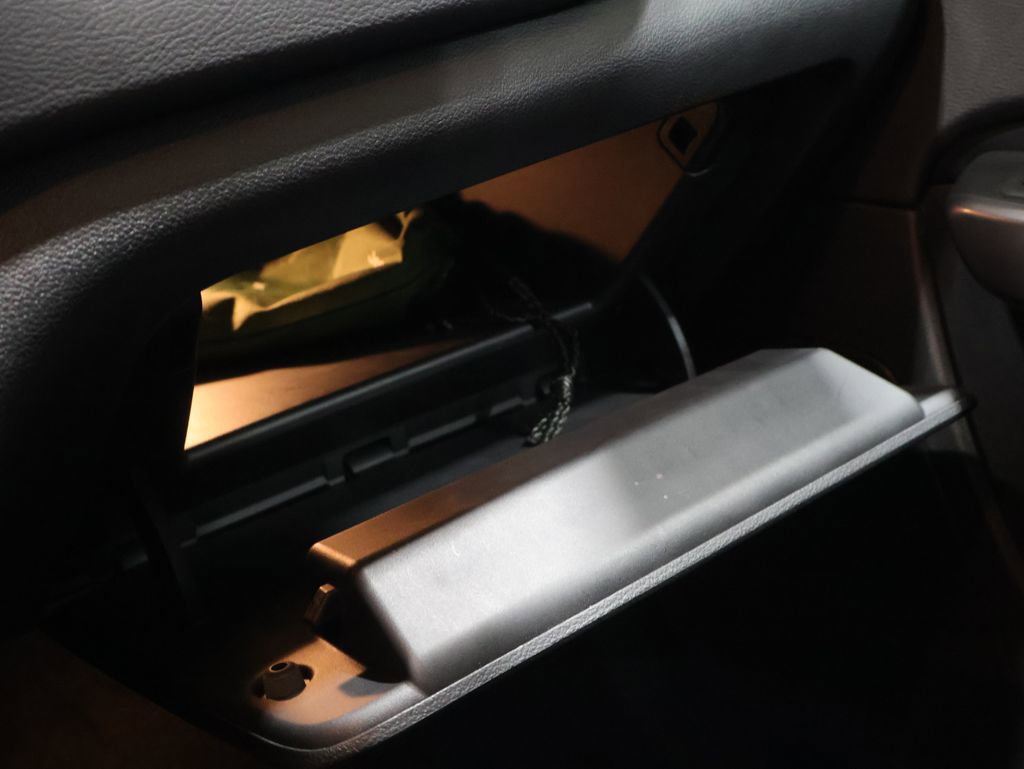 Used 2019 Jeep Cherokee Latitude Plus AWD/4WD image 31