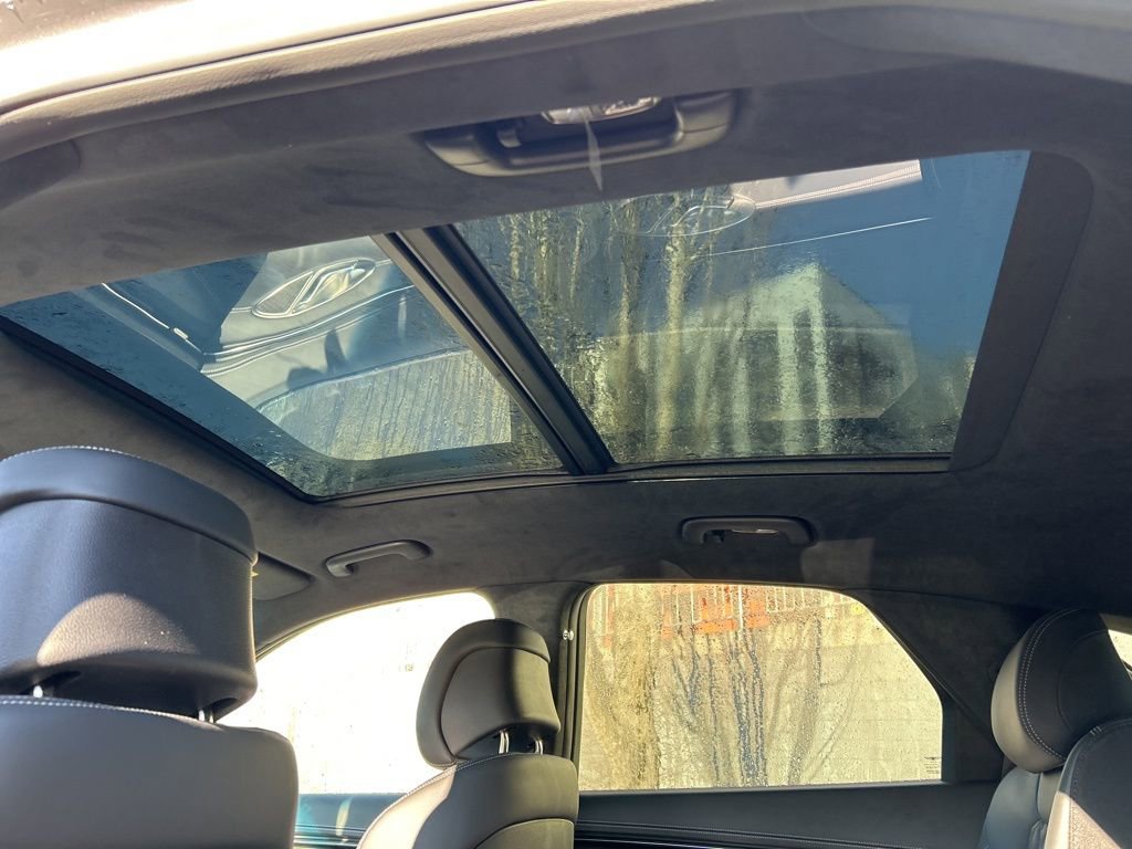 Used 2025 Genesis GV70 3.5T Sport w/ Sport Advanced Package image 16