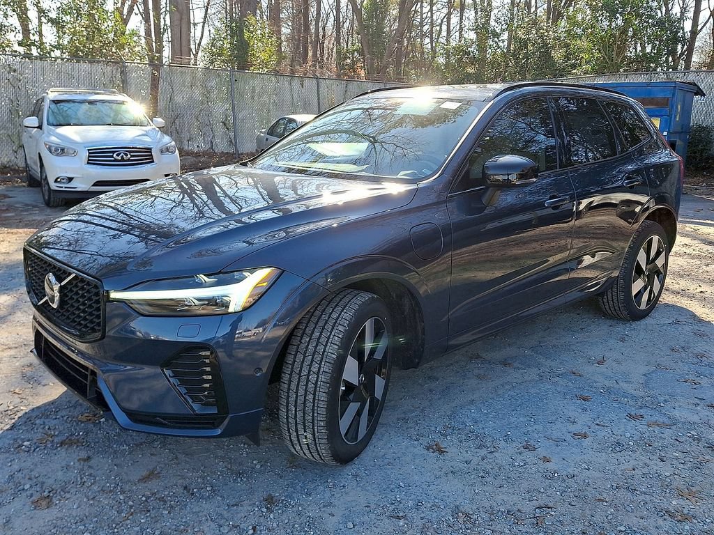Certified 2025 Volvo XC60 T8 Plus w/ Protection Package Premier AWD/4WD image 10