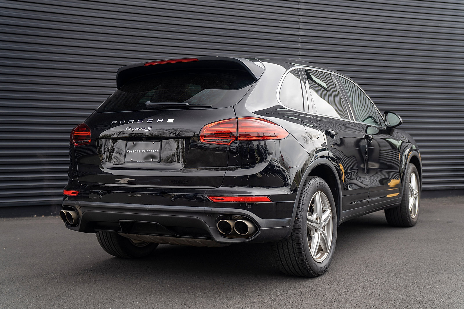 Used 2017 Porsche Cayenne S image 28