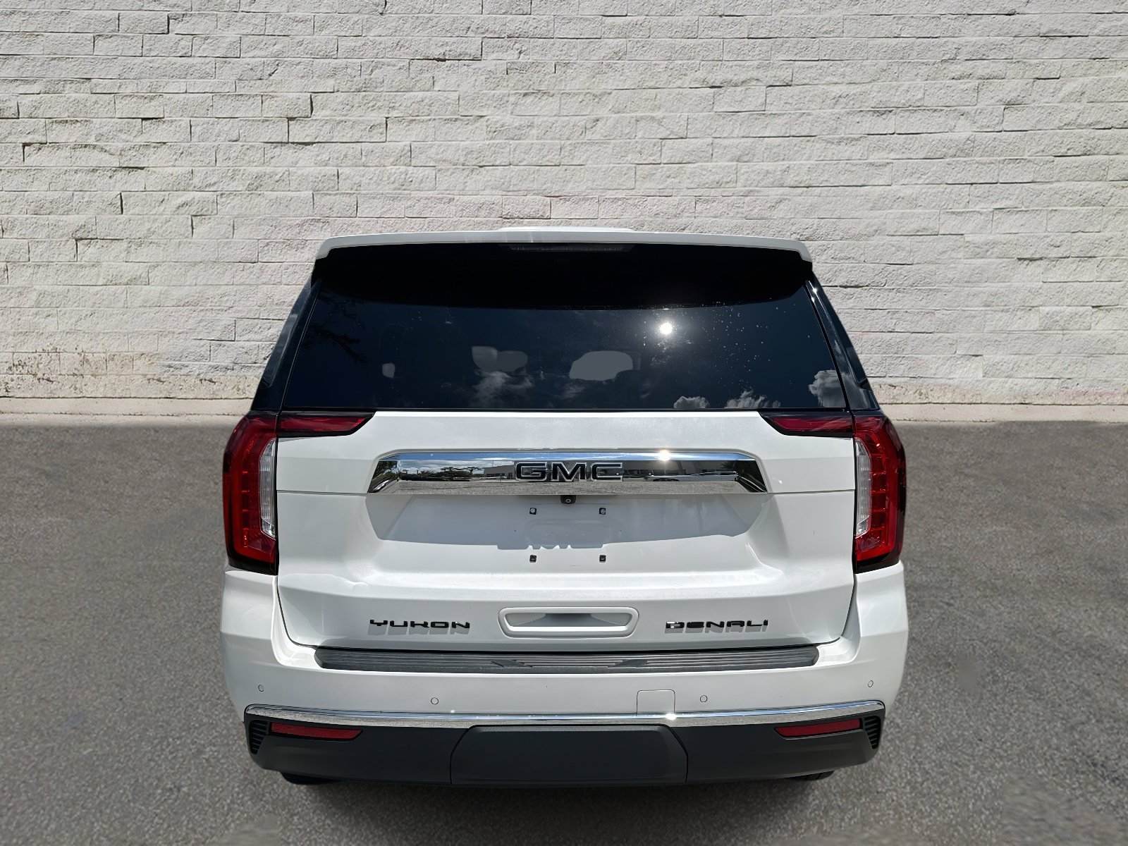 Used 2022 GMC Yukon SLT w/ SLT Premium Package image 4