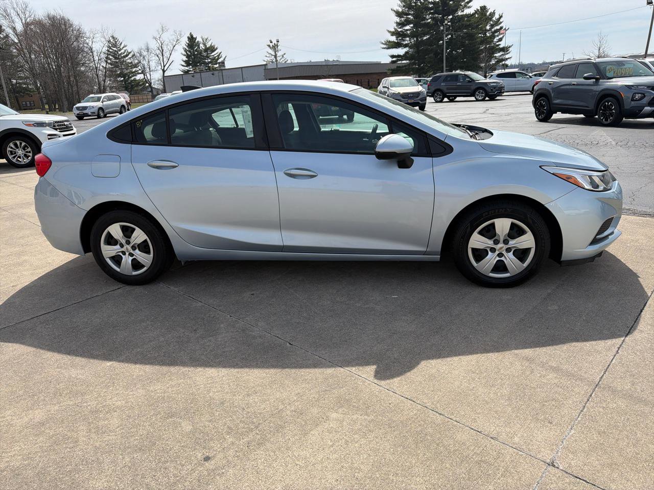 Used 2017 Chevrolet Cruze LS FWD image 6