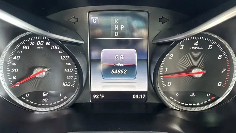 Used 2019 Mercedes-Benz GLC 300 w/ Parking Assistance Package image 28