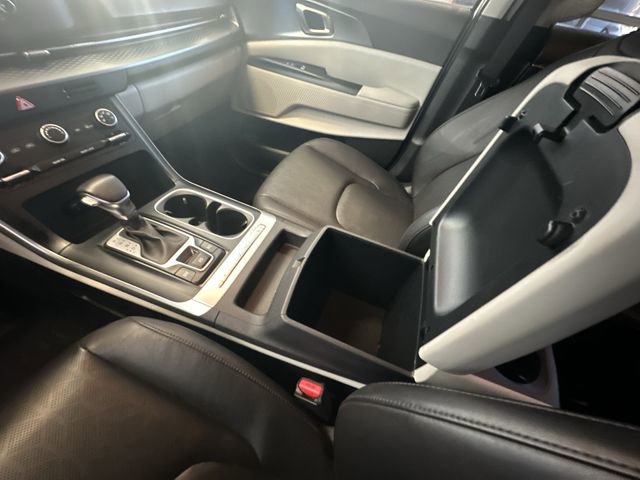 Used 2023 Kia Carnival LX FWD image 23