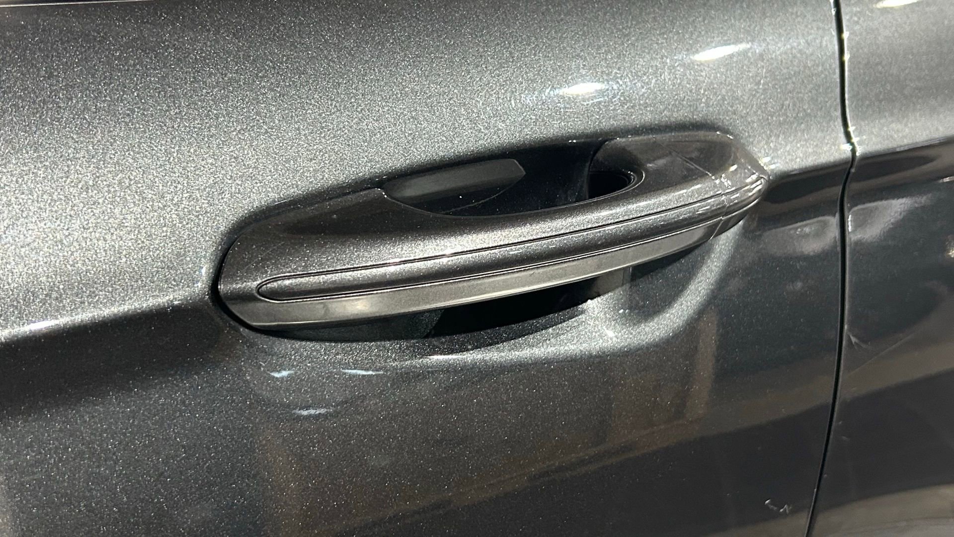 Used 2020 Ford Fusion SE FWD image 18