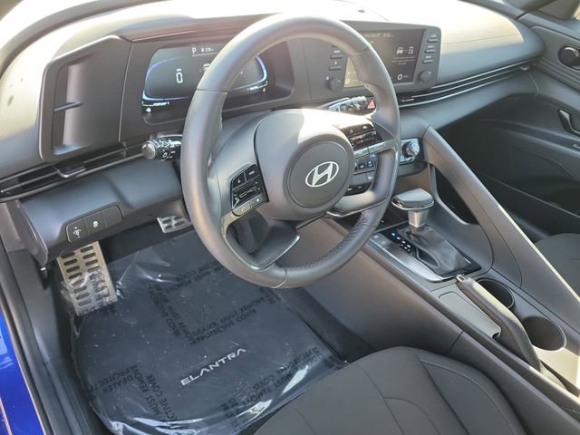 Used 2025 Hyundai Elantra Sport image 19
