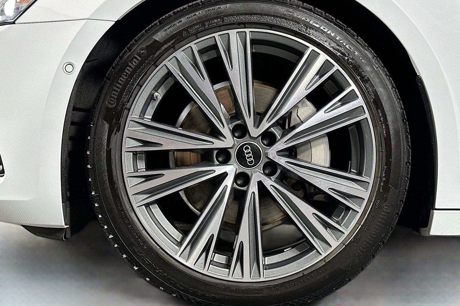 Used 2023 Audi A6 Premium Plus w/ Premium Plus Package image 11