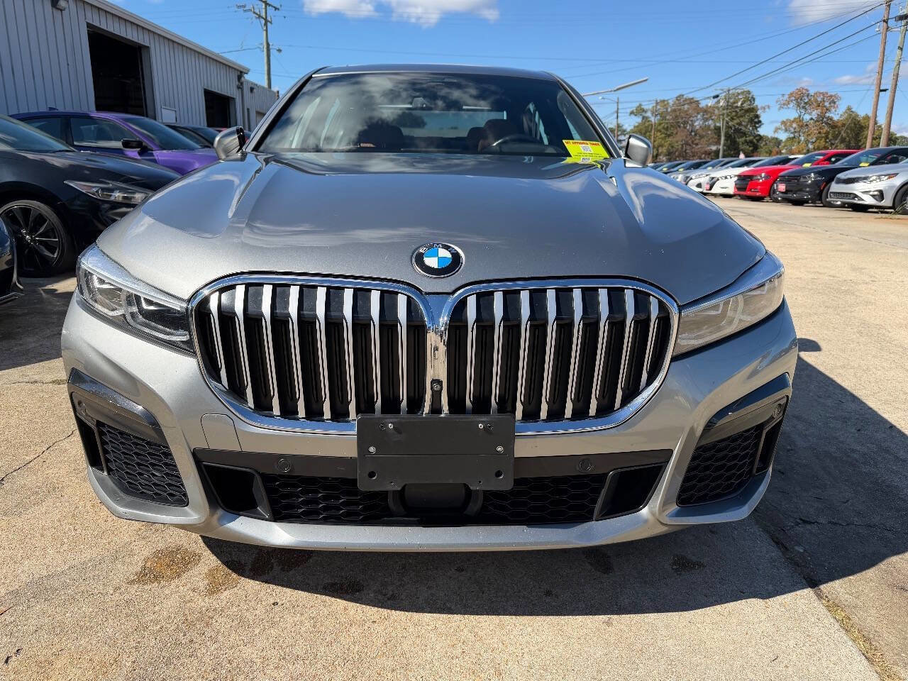 Used 2020 BMW 740i w/ M Sport Package image 3