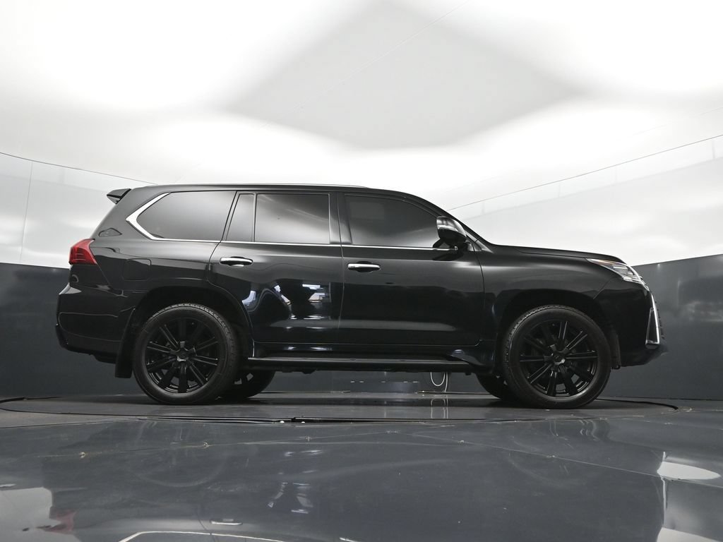 Used 2017 Lexus LX 570 4WD image 45