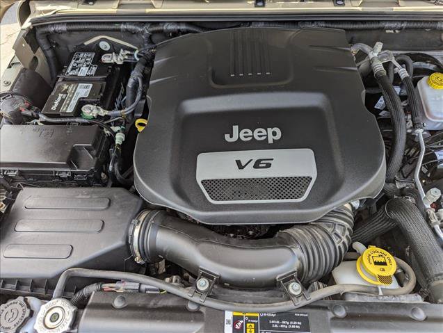 Used 2018 Jeep Wrangler Unlimited Sahara AWD/4WD image 21