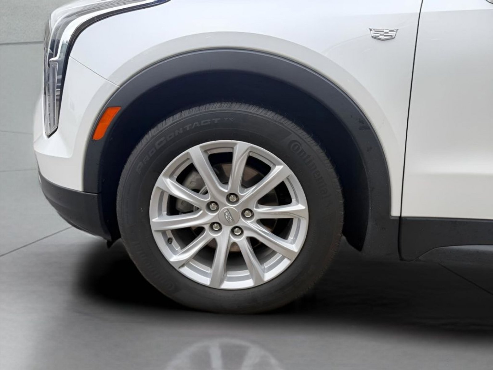 Used 2023 Cadillac XT4 Luxury w/ Driver Awareness Package FWD image 25