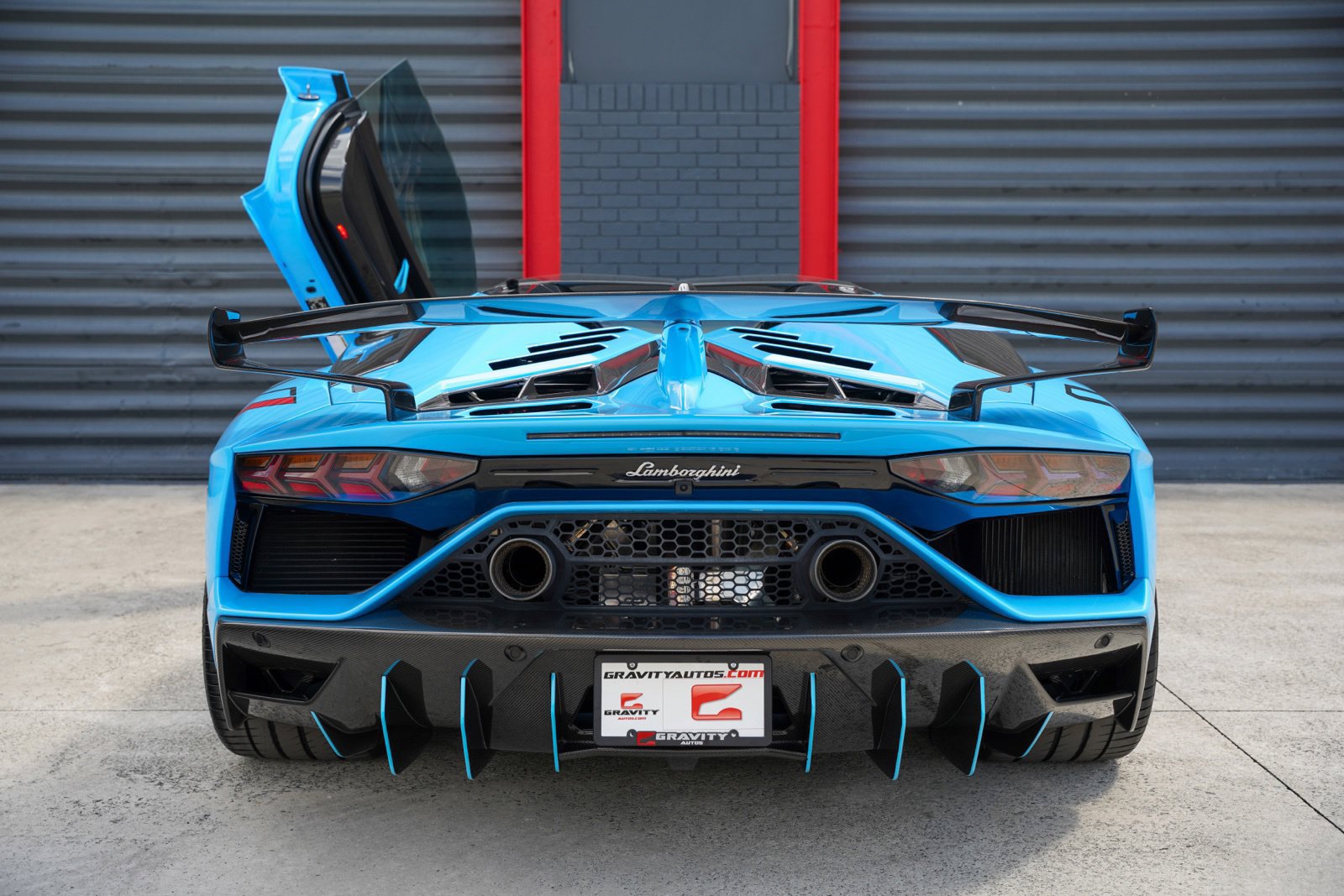 Used 2021 Lamborghini Aventador SVJ AWD/4WD image 17