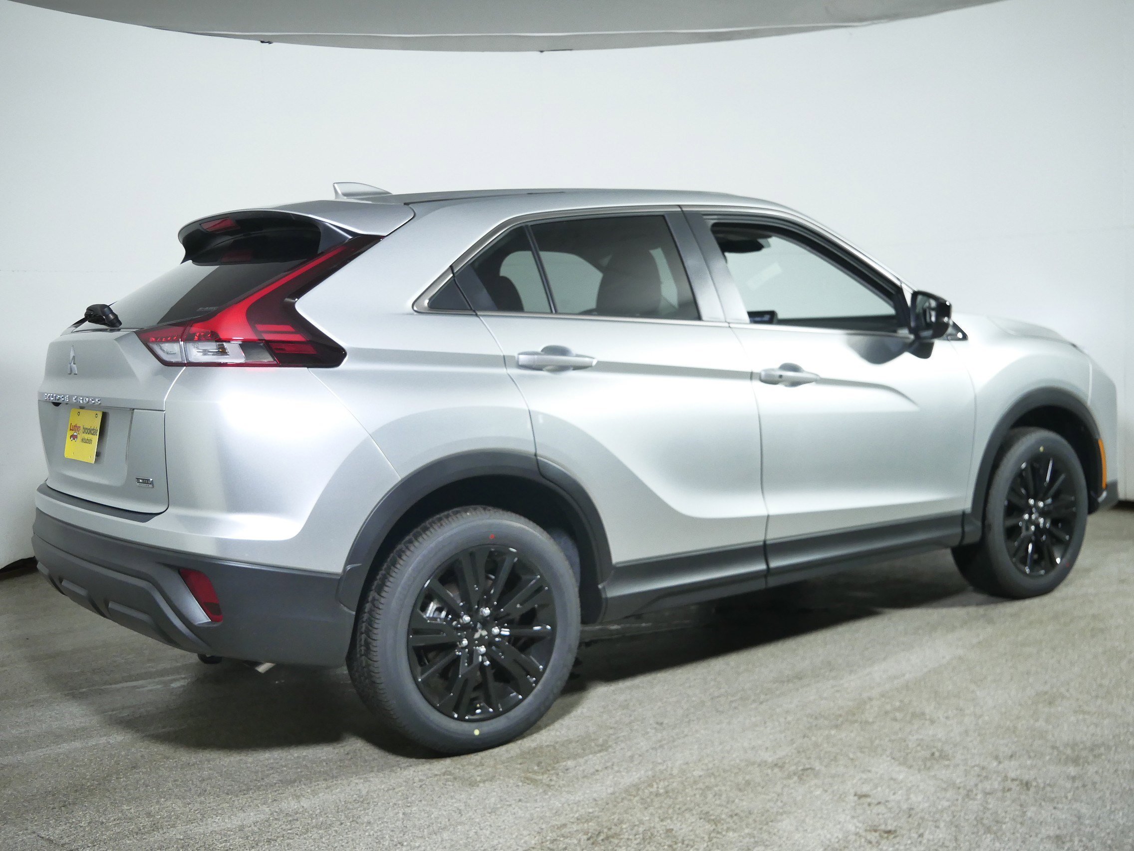 New 2025 Mitsubishi Eclipse Cross LE image 2