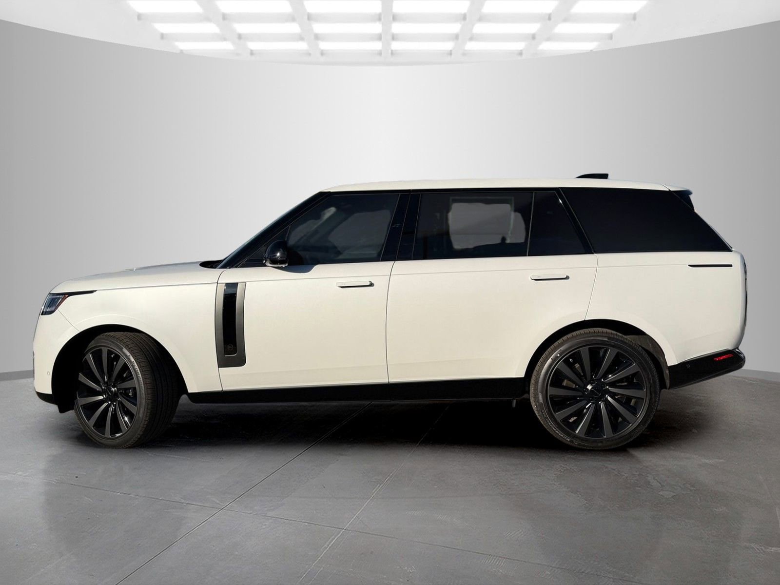 New 2026 Land Rover Range Rover SV image 8
