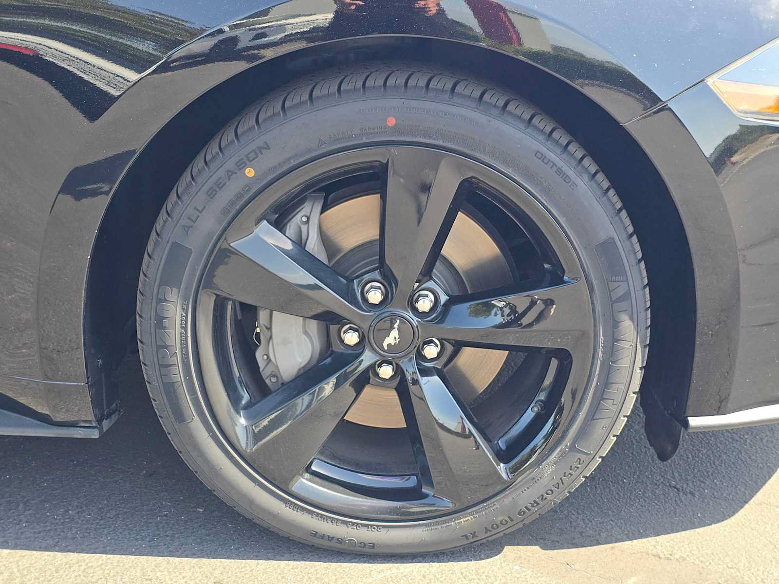 Used 2021 Ford Mustang GT w/ Black Accent Package RWD image 9