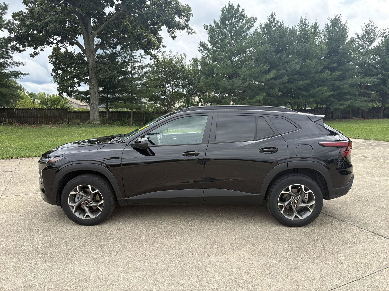 Used 2025 Chevrolet Trax LT w/ Driver Confidence Package FWD image 21