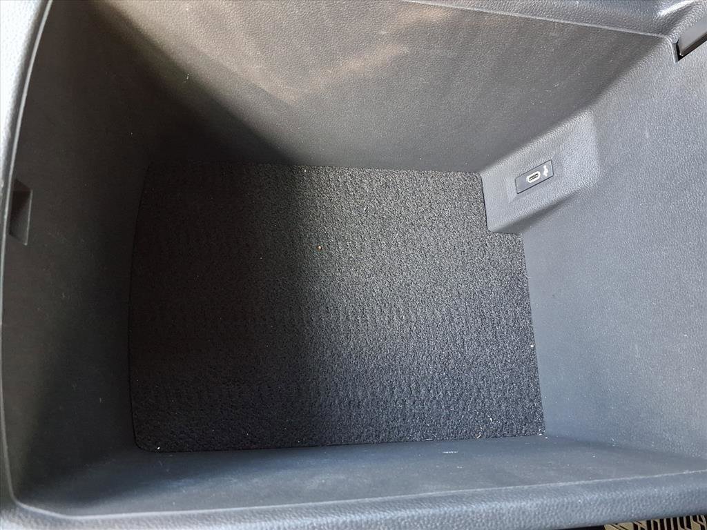 Used 2021 Volkswagen Atlas Cross Sport SE image 12