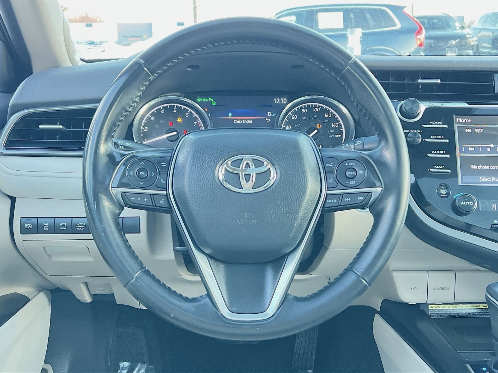 Used 2020 Toyota Camry XLE image 16