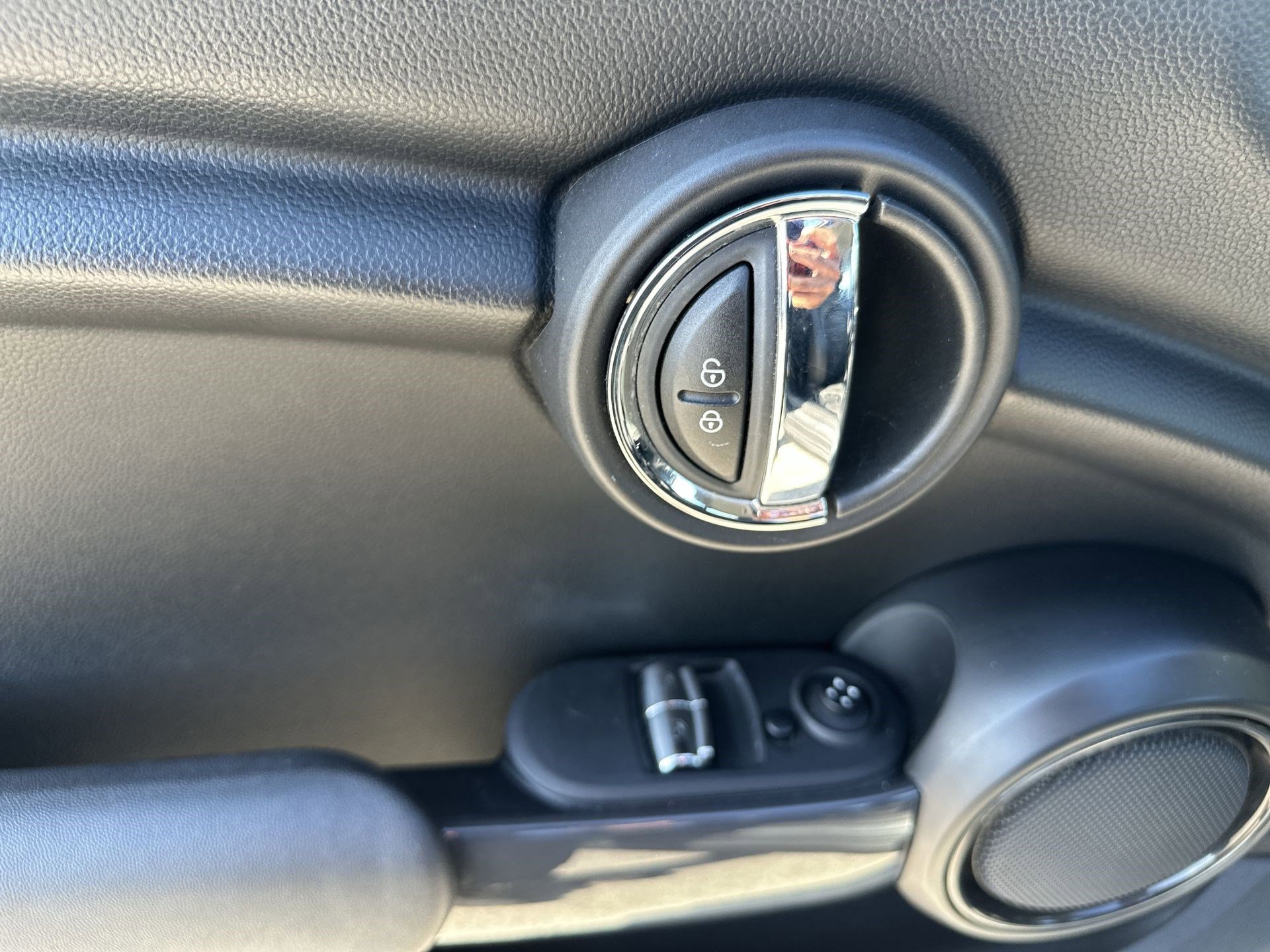 Used 2017 MINI Cooper 2-Door Hardtop FWD image 15