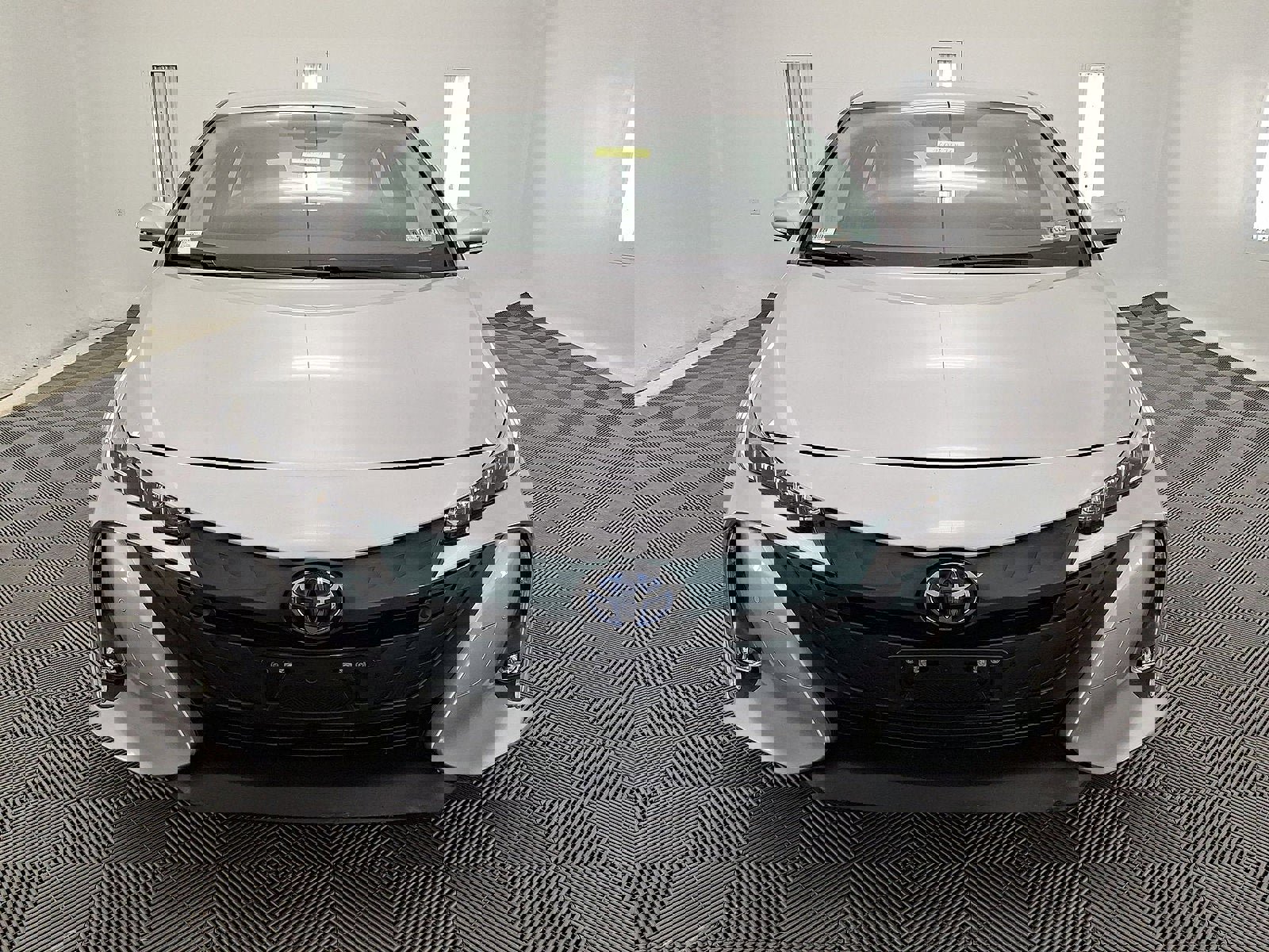 Used 2018 Toyota Prius Prime Advanced image 28