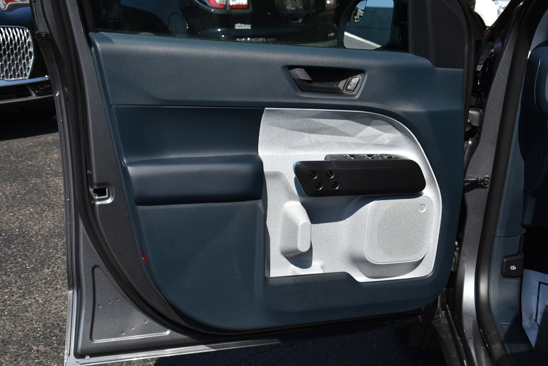 New 2026 Ford Maverick XLT w/ XLT Luxury Package FWD image 12