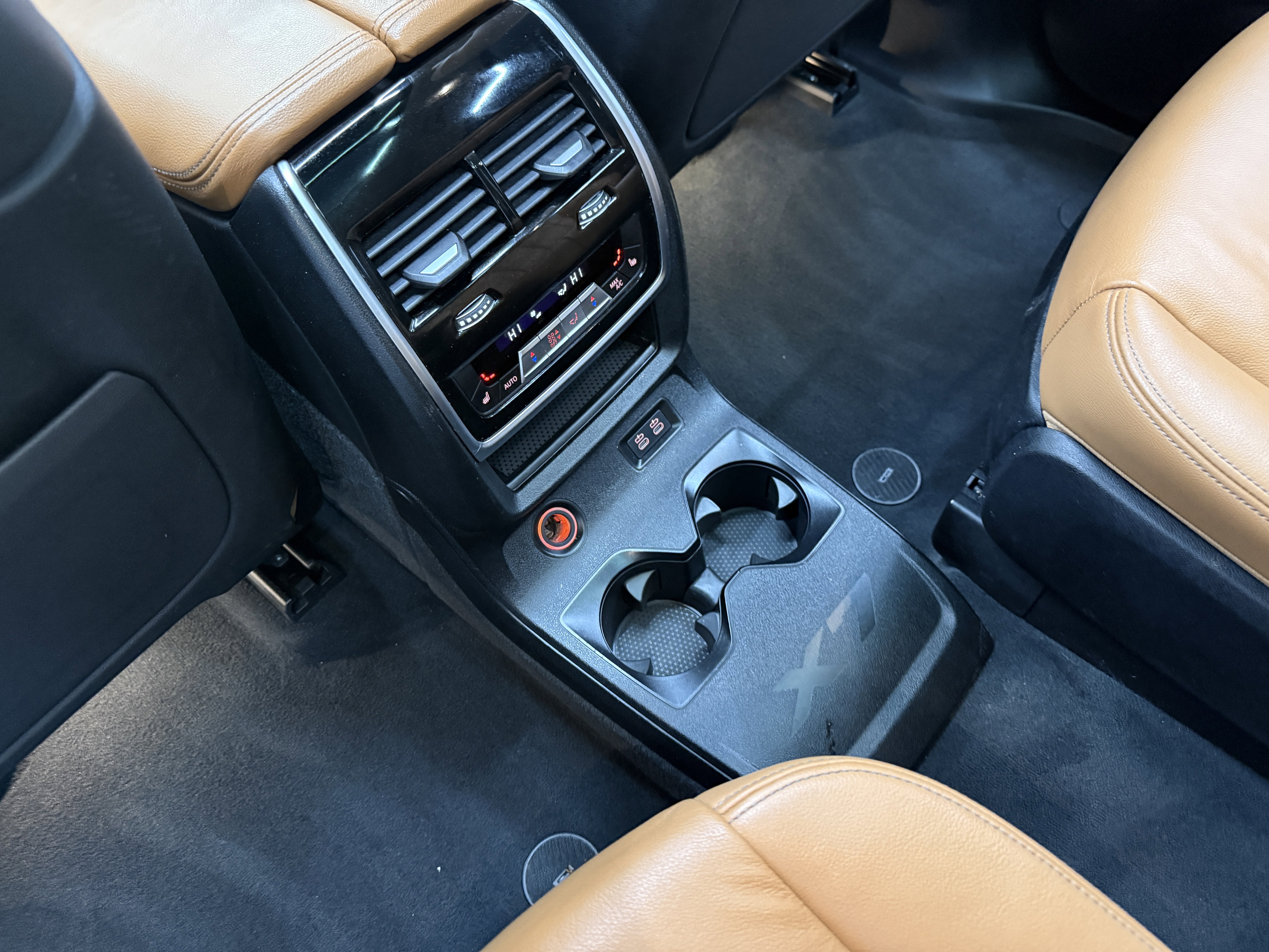 Used 2020 BMW X7 xDrive40i w/ Premium Package image 28