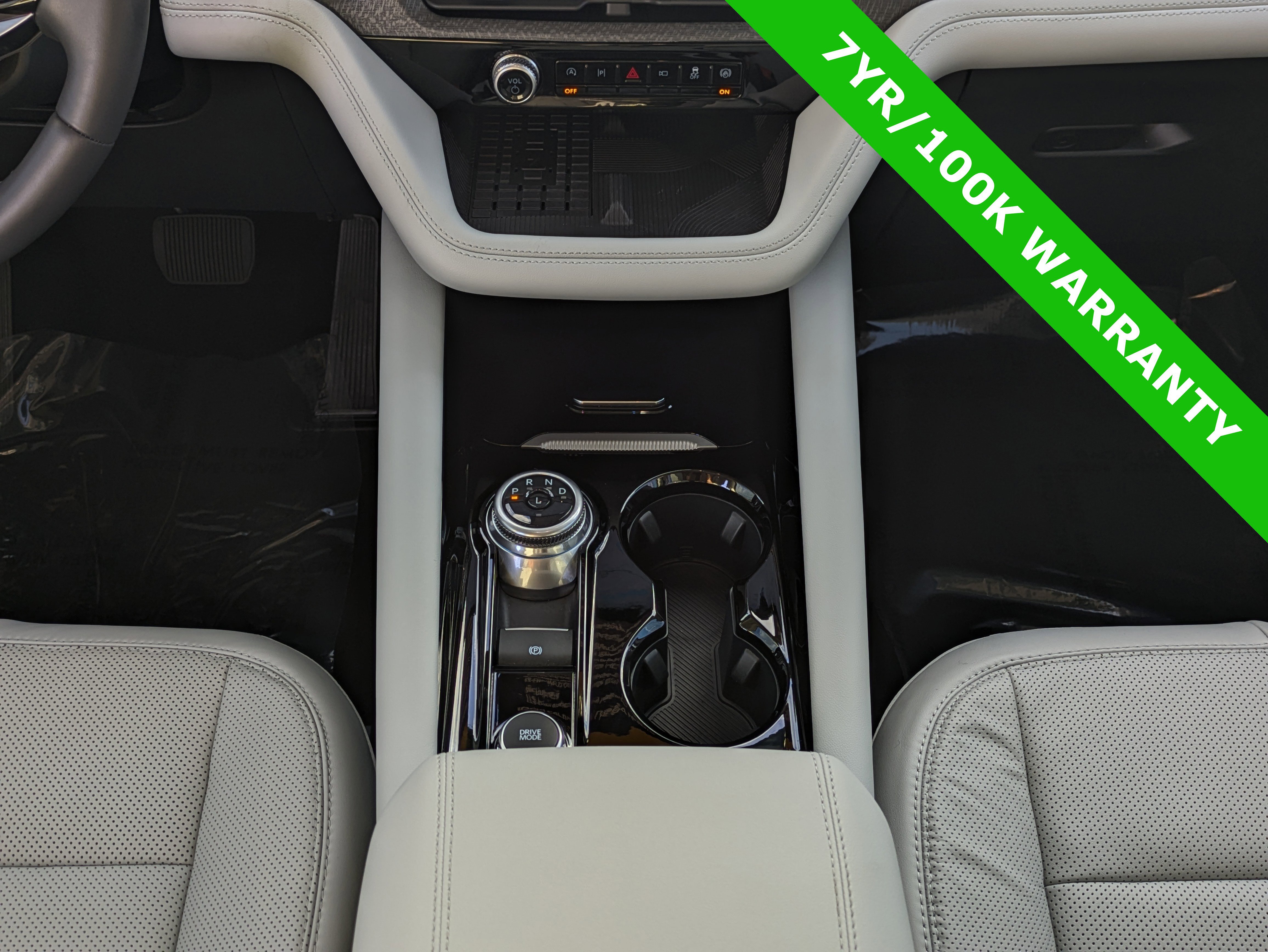 Certified 2025 Ford Explorer Platinum w/ Ultimate Package image 21