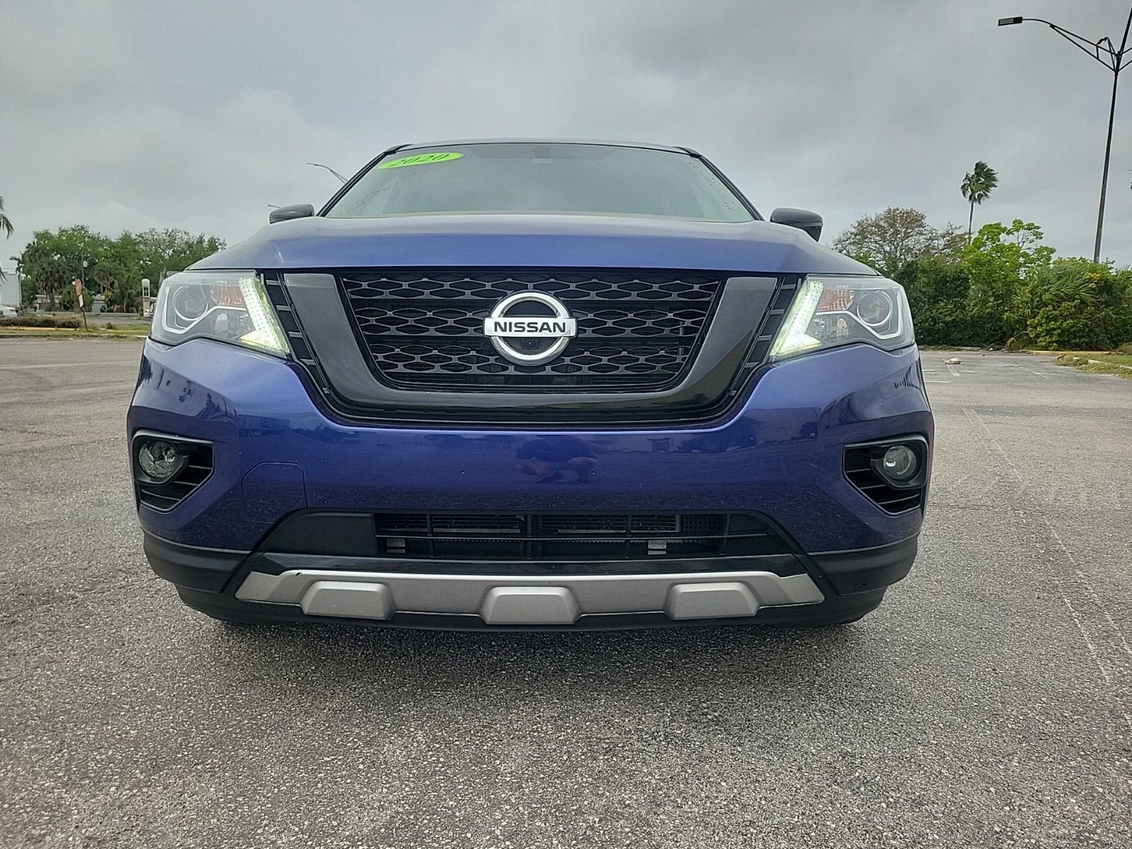Used 2020 Nissan Pathfinder SL image 3