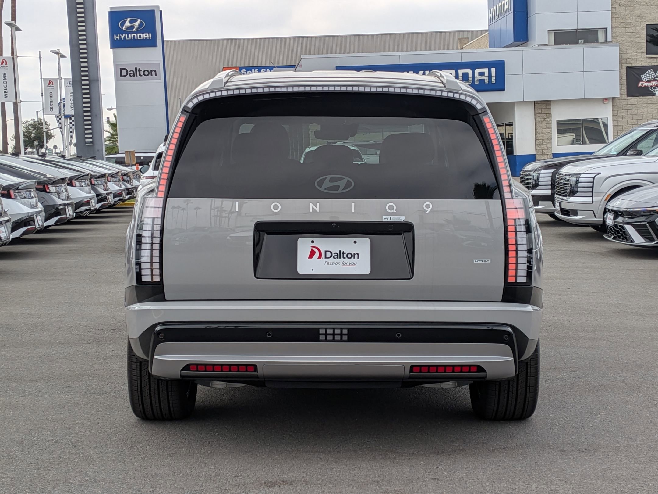 New 2026 Hyundai Ioniq 9 SEL image 3
