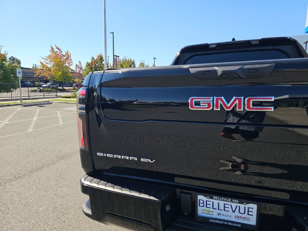 Used 2026 GMC Sierra EV Denali AWD/4WD image 17