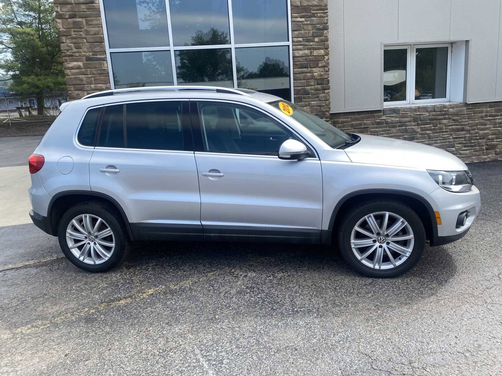 Used 2012 Volkswagen Tiguan SE image 14