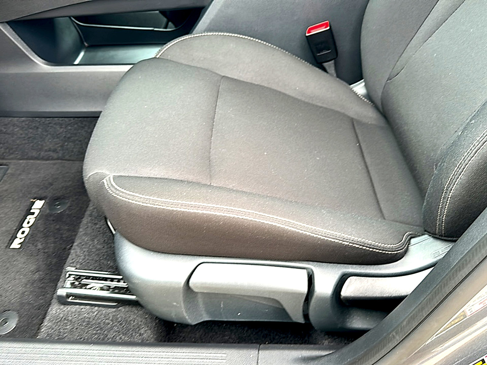 Certified 2025 Nissan Rogue S image 15