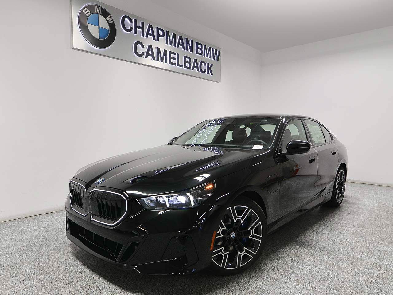 New 2027 BMW 550e xDrive w/ Premium Package AWD/4WD image 1