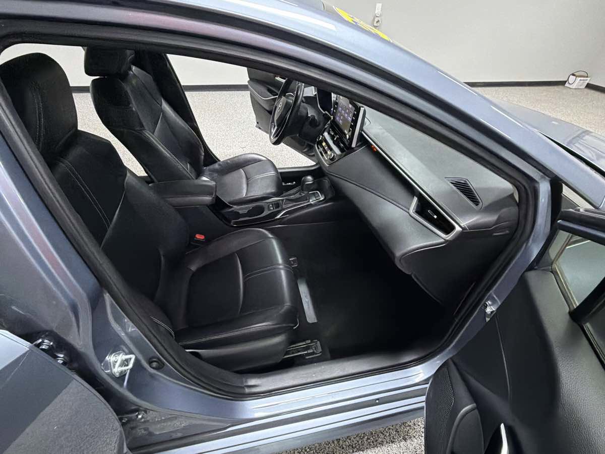 Used 2020 Toyota Corolla XLE w/ Carpet Mat Package (TMS) FWD image 32