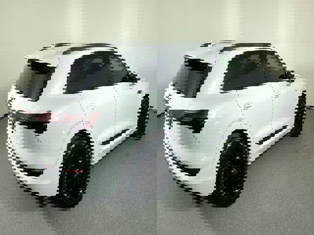 Certified 2022 Audi e-tron Premium w/ Convenience Plus Package image 37