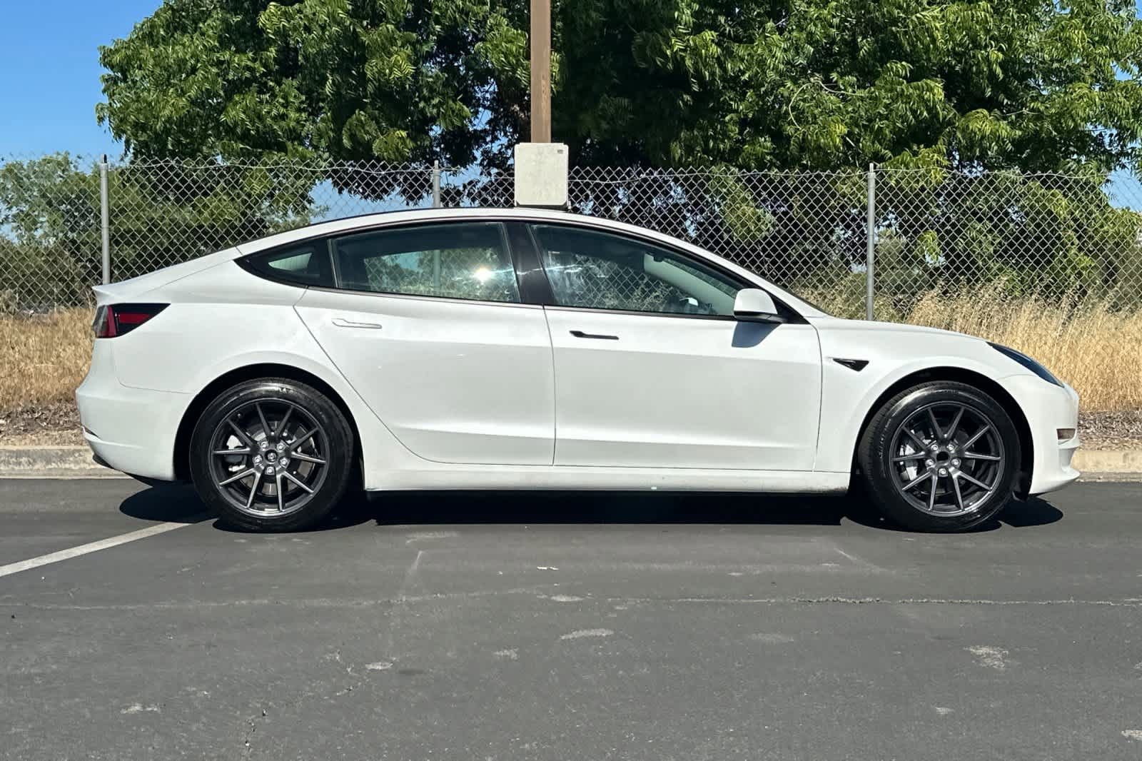 Used 2023 Tesla Model 3 Standard Range RWD image 8
