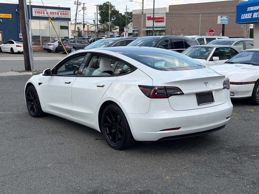 Used 2022 Tesla Model 3 RWD image 3