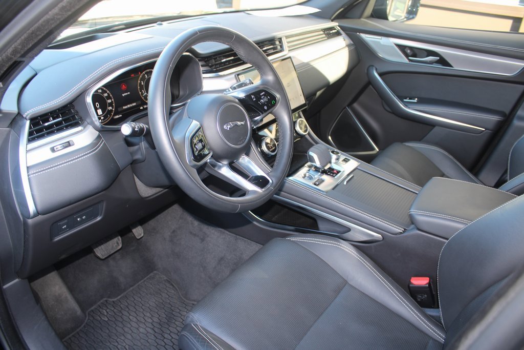 Used 2024 Jaguar F-PACE R-Dynamic S image 3