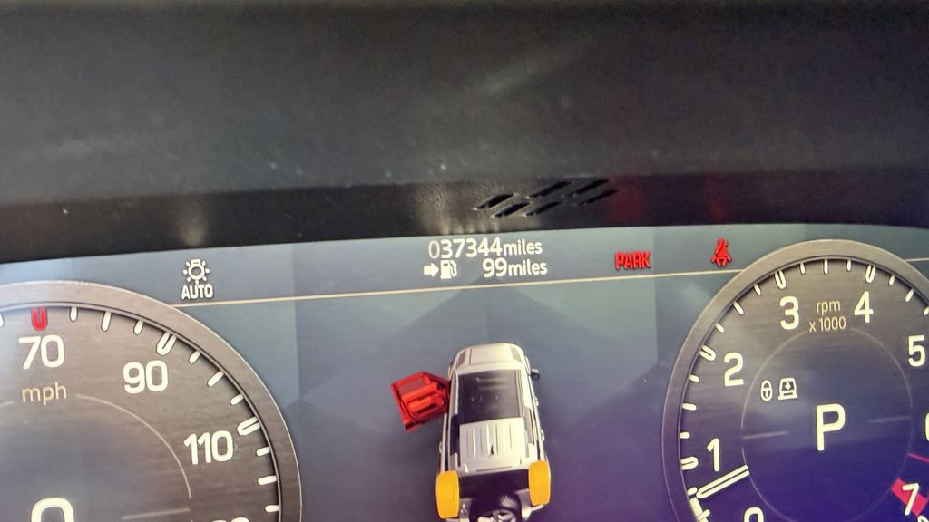 Used 2022 Land Rover Defender 110 SE AWD/4WD image 4