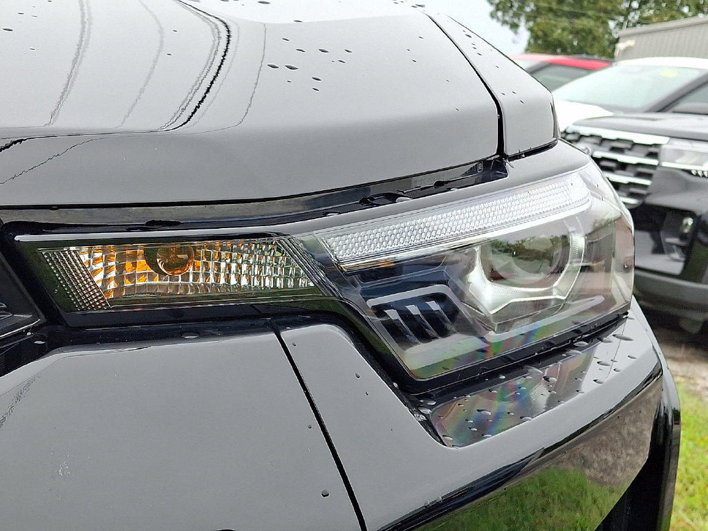 Used 2024 Chevrolet Colorado ZR2 w/ Technology Package AWD/4WD image 8
