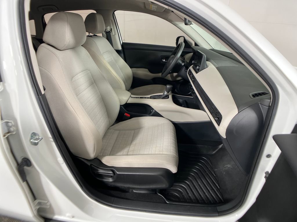 Used 2023 Honda HR-V LX image 4