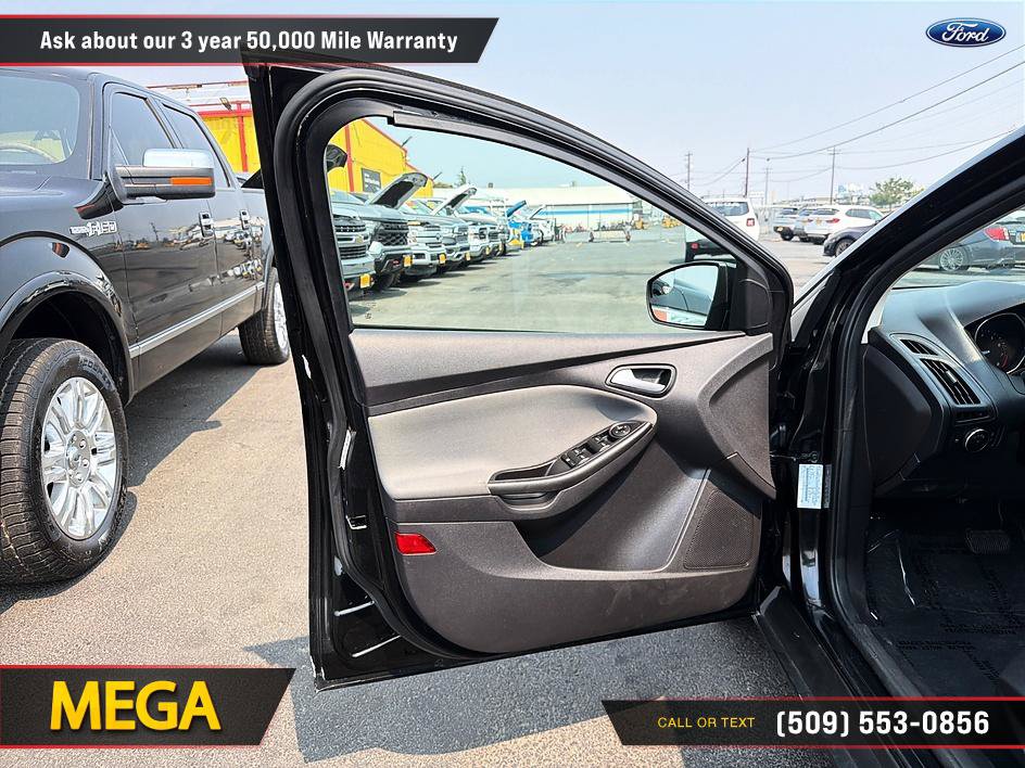 Used 2014 Ford Focus SE FWD image 22