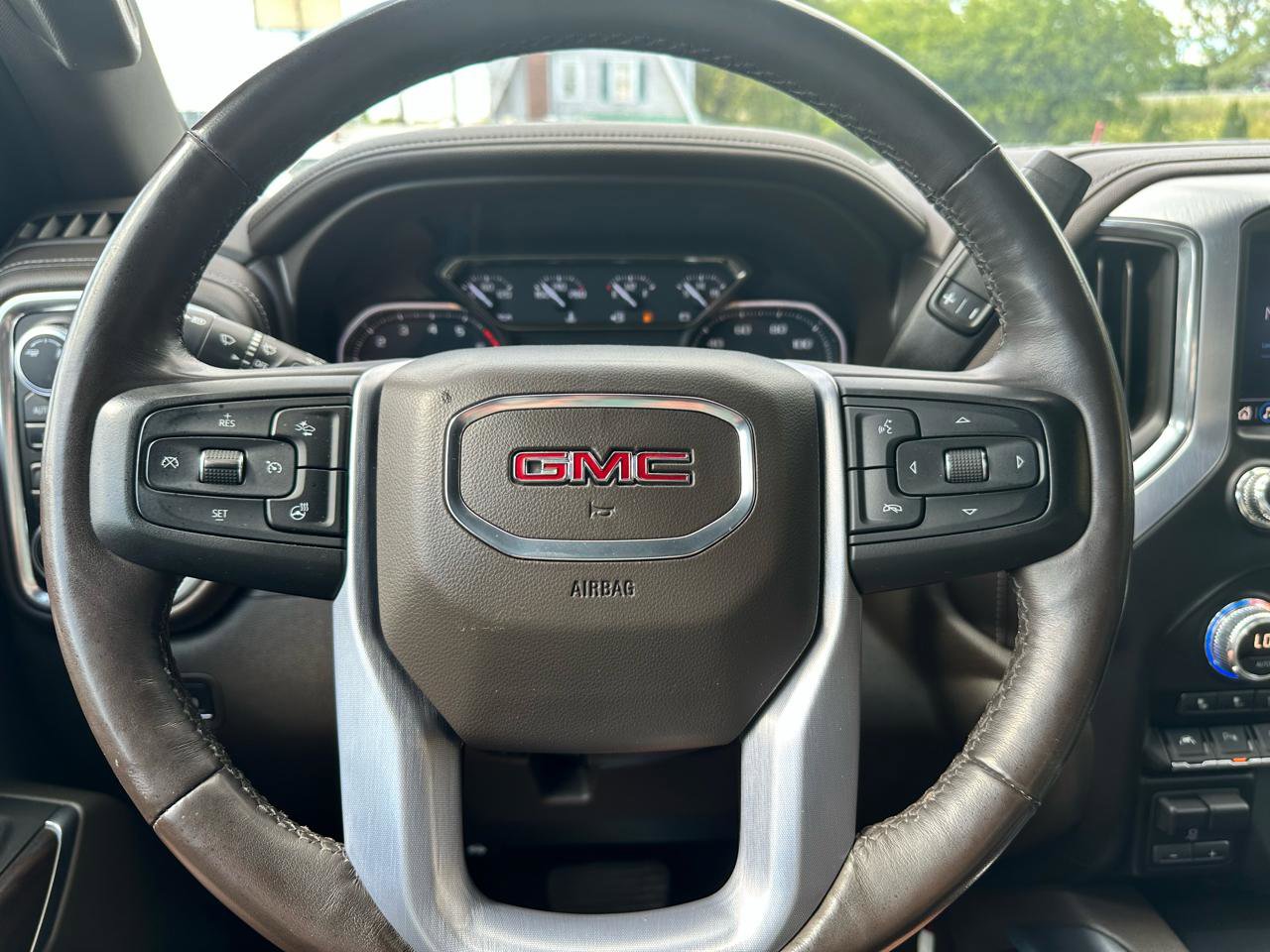 Used 2019 GMC Sierra 1500 SLT w/ SLT Premium Plus Package AWD/4WD image 29