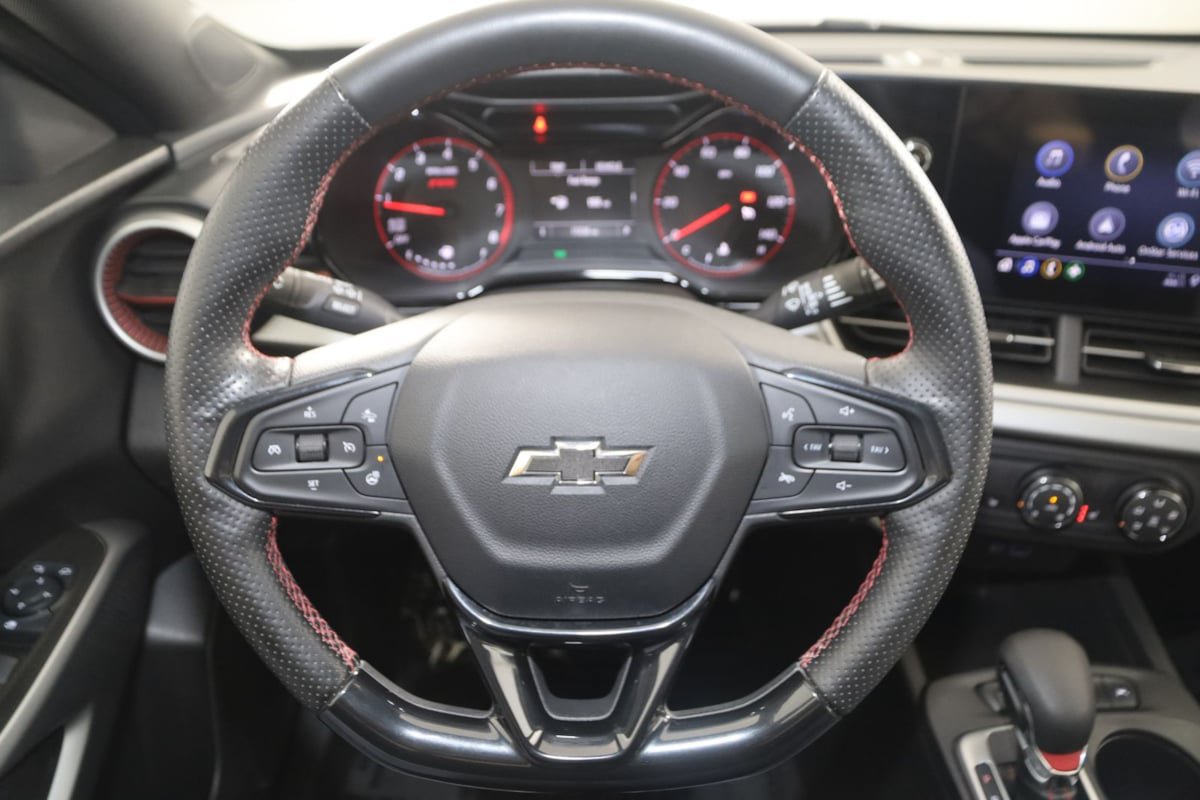 Used 2024 Chevrolet Trax RS FWD image 30