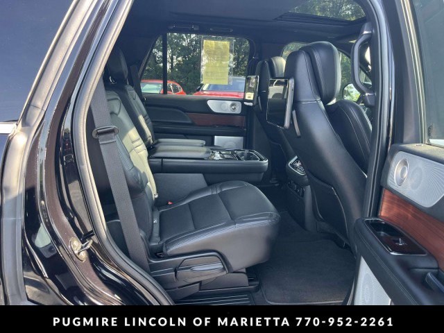 Used 2021 Lincoln Navigator Reserve w/ Luxury Package AWD/4WD image 15