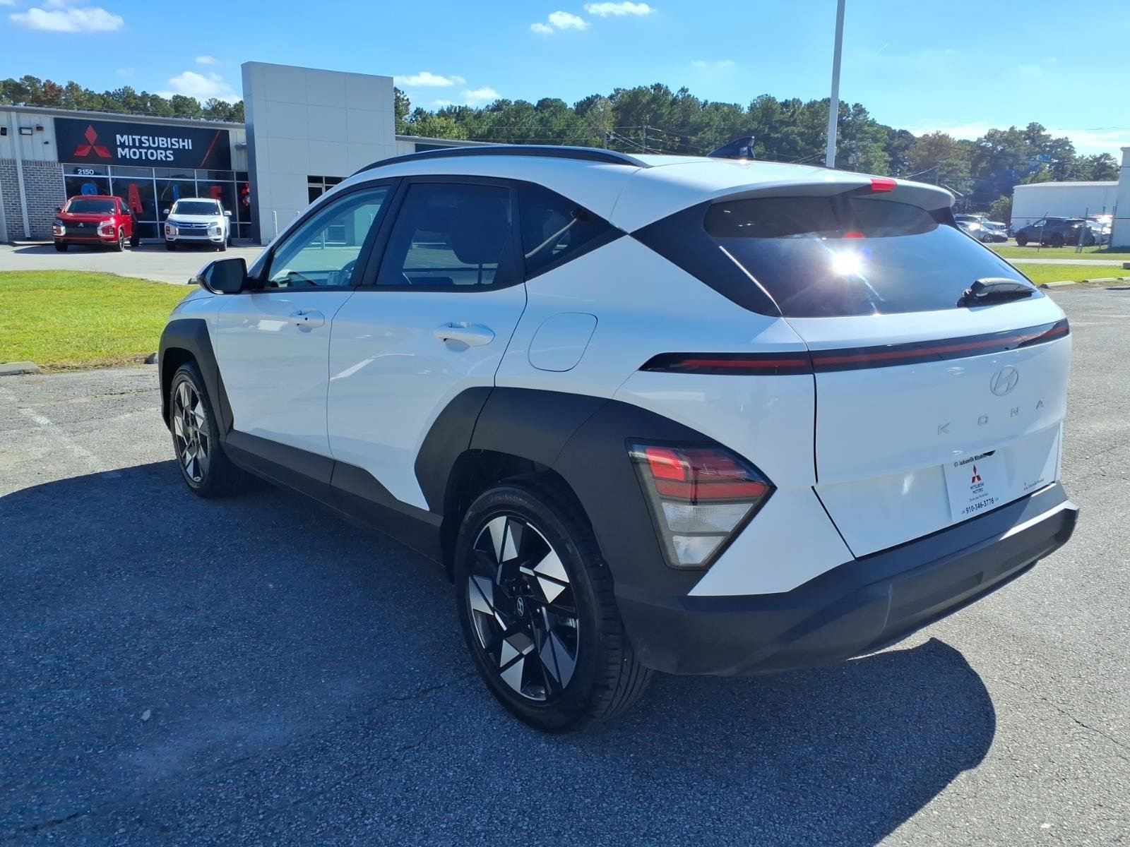 Used 2025 Hyundai Kona SEL FWD image 4
