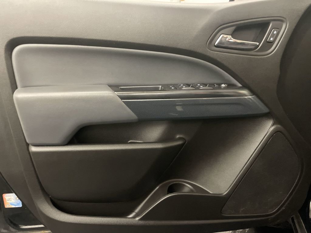 Used 2018 Chevrolet Colorado Z71 AWD/4WD image 15