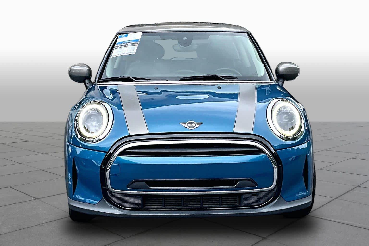 Used 2022 MINI Cooper 2-Door Hardtop FWD image 4
