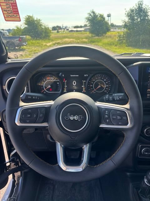 Used 2024 Jeep Wrangler Unlimited Sahara w/ Dual Top Group AWD/4WD image 10
