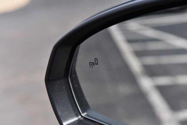 New 2026 Volkswagen Taos SE image 9